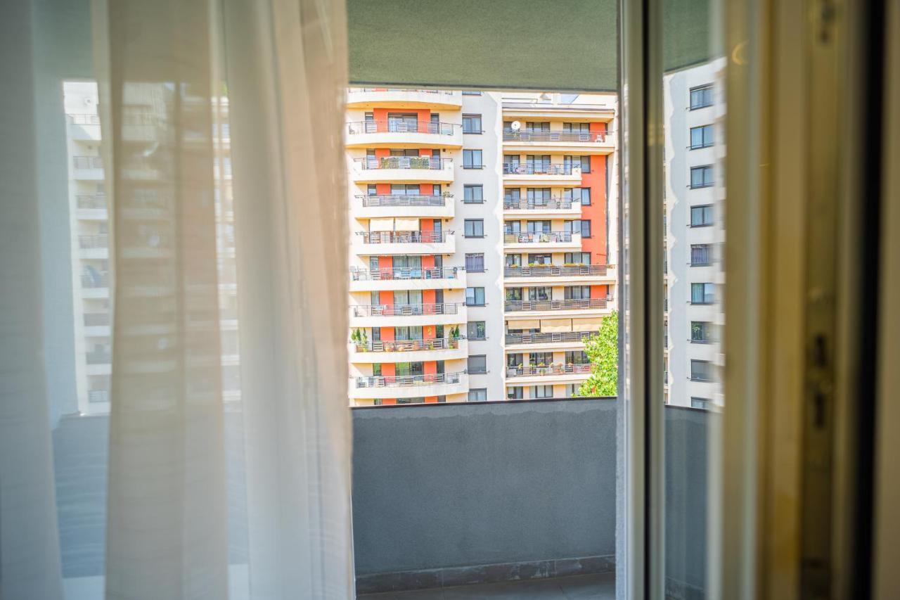 Refreshingly Chic: Newly Renovated 2Br Apartment Bucharest Exterior photo