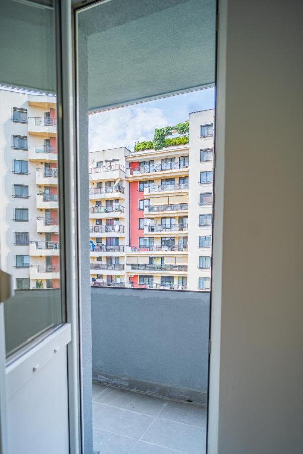 Refreshingly Chic: Newly Renovated 2Br Apartment Bucharest Exterior photo