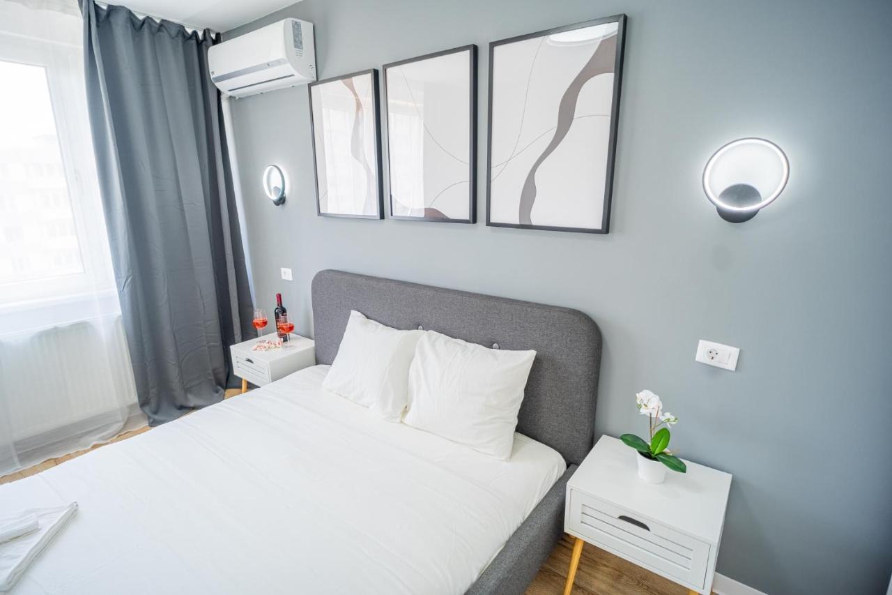 Refreshingly Chic: Newly Renovated 2Br Apartment Bucharest Exterior photo