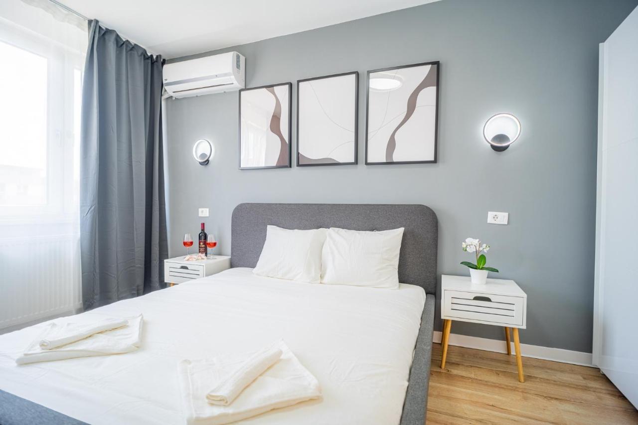Refreshingly Chic: Newly Renovated 2Br Apartment Bucharest Exterior photo